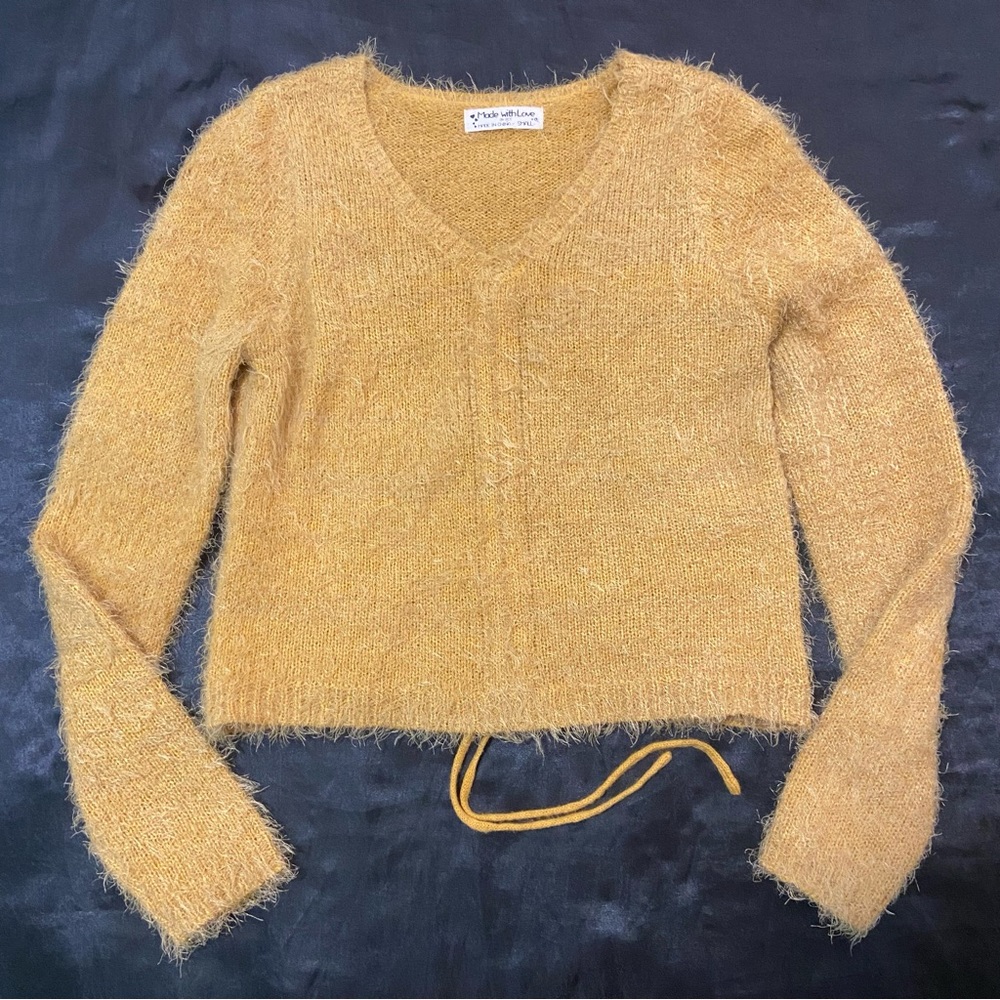 ‼️CLEARANCE Item‼️| Fuzzy Gold Scrunch Sweater - Picture 7 of 9